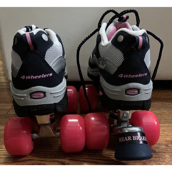 Skechers Sport 4 Wheelers Roller Skates Navy/Pink Women’s Size 6. NIB + Guards - Picture 3 of 8